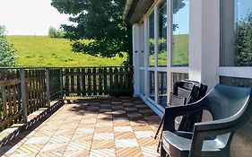 Familien FEWO mit Spielzimmer Balkon nahe Freizeitpark Plohn DZ eigenes Bad Küche gratis Kaffee Frühstückskorb auf Anfrage